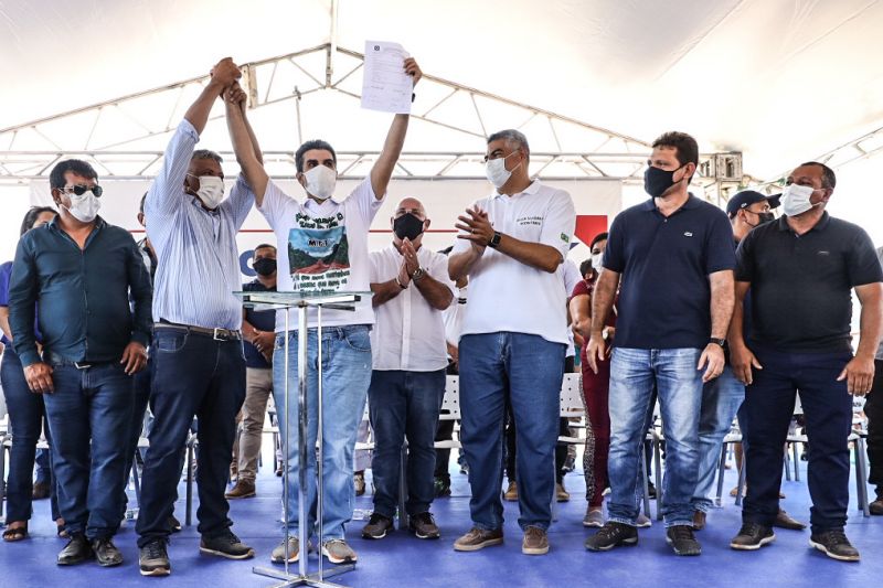 Além dos 32 km de asfalto, Governo do Estado também garantiu a reforma e ampliação da Câmara Municipal de Maracanã

fotos: Pedro Guerreiro / Ag.Para <div class='credito_fotos'>Foto: Pedro Guerreiro / Ag. Pará   |   <a href='/midias/2021/originais/8983_5b2322b1-f015-0cd1-d87f-b8f6baa6e51d.jpg' download><i class='fa-solid fa-download'></i> Download</a></div>