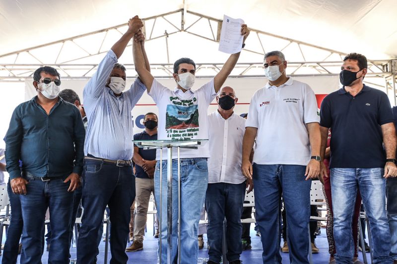 Além dos 32 km de asfalto, Governo do Estado também garantiu a reforma e ampliação da Câmara Municipal de Maracanã

fotos: Pedro Guerreiro / Ag.Para <div class='credito_fotos'>Foto: Pedro Guerreiro / Ag. Pará   |   <a href='/midias/2021/originais/8983_77da5daf-b6c1-c010-7efd-997f8a4d56a3.jpg' download><i class='fa-solid fa-download'></i> Download</a></div>