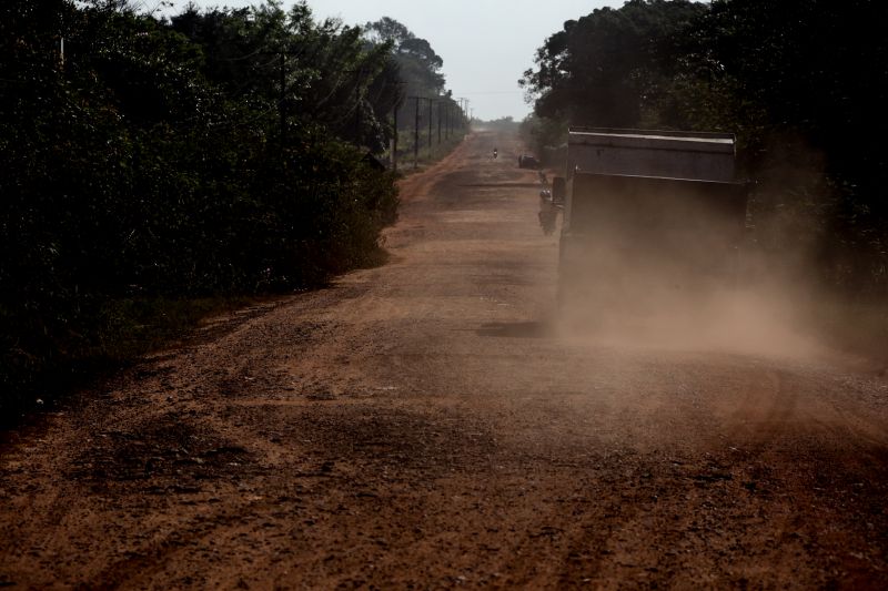 Além dos 32 km de asfalto, Governo do Estado também garantiu a reforma e ampliação da Câmara Municipal de Maracanã

fotos: Pedro Guerreiro / Ag.Para <div class='credito_fotos'>Foto: Pedro Guerreiro / Ag. Pará   |   <a href='/midias/2021/originais/8983_ad76aee6-c495-be8b-aa7e-abf338a9cb4d.jpg' download><i class='fa-solid fa-download'></i> Download</a></div>