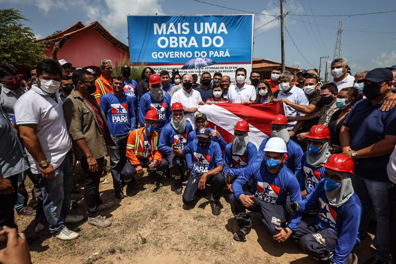 Além dos 32 km de asfalto, Governo do Estado também garantiu a reforma e ampliação da Câmara Municipal de Maracanã

fotos: Pedro Guerreiro / Ag.Para <div class='credito_fotos'>Foto: Pedro Guerreiro / Ag. Pará   |   <a href='/midias/2021/originais/8983_d1b8f202-edab-0922-915d-fa9737667638.jpg' download><i class='fa-solid fa-download'></i> Download</a></div>