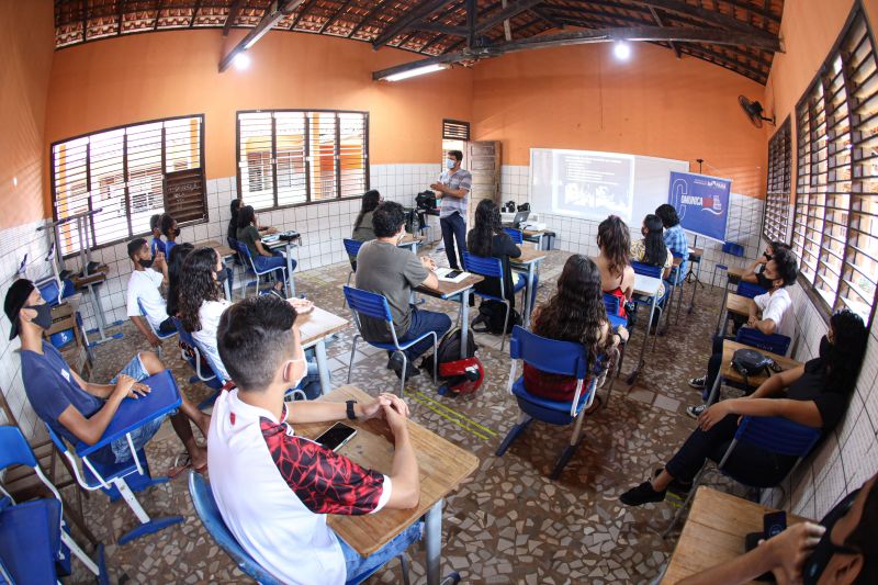 Oficina de Fotografia Secom em Marituba Fotos Marco Santos_ Ag Pará <div class='credito_fotos'>Foto: Marco Santos / Ag. Pará   |   <a href='/midias/2021/originais/9998_5787e473-9ae6-c6b3-f898-04f9fe40c41f.jpg' download><i class='fa-solid fa-download'></i> Download</a></div>