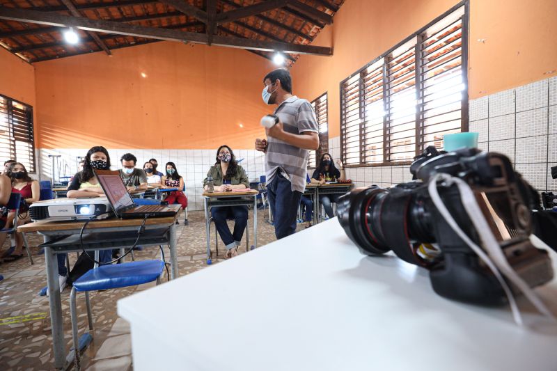 Oficina de Fotografia Secom em Marituba Fotos Marco Santos_ Ag Pará <div class='credito_fotos'>Foto: Marco Santos / Ag. Pará   |   <a href='/midias/2021/originais/9998_68558887-9a8b-936f-6cf4-b62327d43f95.jpg' download><i class='fa-solid fa-download'></i> Download</a></div>