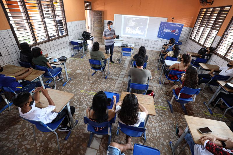 Oficina de Fotografia Secom em Marituba Fotos Marco Santos_ Ag Pará <div class='credito_fotos'>Foto: Marco Santos / Ag. Pará   |   <a href='/midias/2021/originais/9998_89e90f42-94b0-ed1f-5449-c43c8b19f0d6.jpg' download><i class='fa-solid fa-download'></i> Download</a></div>