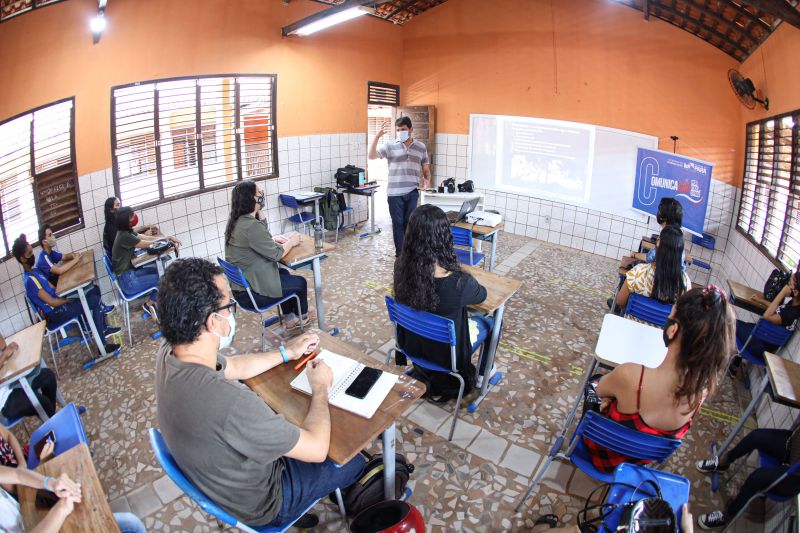 Oficina de Fotografia Secom em Marituba Fotos Marco Santos_ Ag Pará <div class='credito_fotos'>Foto: Marco Santos / Ag. Pará   |   <a href='/midias/2021/originais/9998_a77bd915-d471-32ca-4ca0-1f681c86eb37.jpg' download><i class='fa-solid fa-download'></i> Download</a></div>