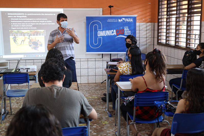 Oficina de Fotografia Secom em Marituba Fotos Marco Santos_ Ag Pará <div class='credito_fotos'>Foto: Marco Santos / Ag. Pará   |   <a href='/midias/2021/originais/9998_b86e94a4-ee89-cc33-0407-93bd7fe3afc1.jpg' download><i class='fa-solid fa-download'></i> Download</a></div>