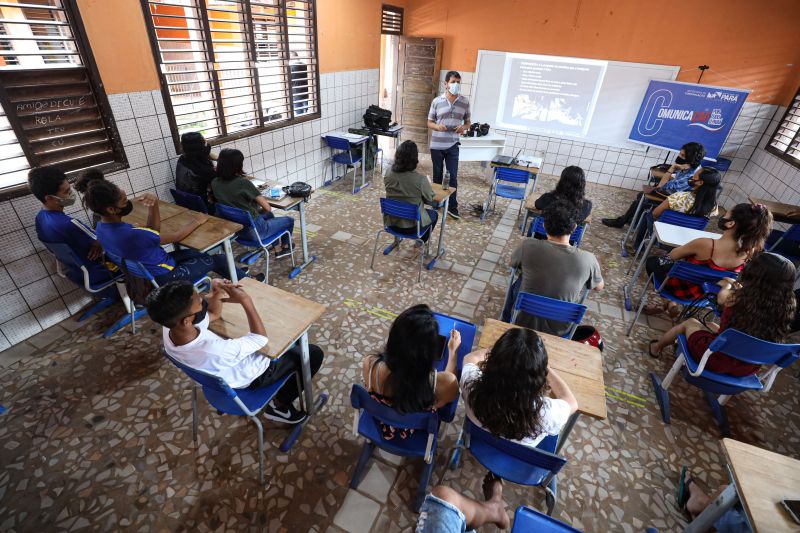 Oficina de Fotografia Secom em Marituba Fotos Marco Santos_ Ag Pará <div class='credito_fotos'>Foto: Marco Santos / Ag. Pará   |   <a href='/midias/2021/originais/9998_c67f7139-93f7-b2c9-ed9e-86eff2b190b3.jpg' download><i class='fa-solid fa-download'></i> Download</a></div>