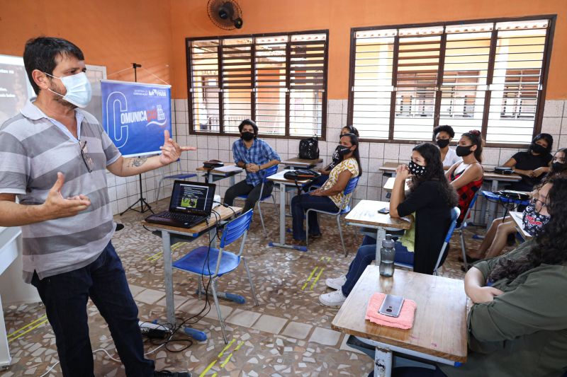 Oficina de Fotografia Secom em Marituba Fotos Marco Santos_ Ag Pará <div class='credito_fotos'>Foto: Marco Santos / Ag. Pará   |   <a href='/midias/2021/originais/9998_d74ed67e-2e76-fe02-3e1a-e6eb1353fd0e.jpg' download><i class='fa-solid fa-download'></i> Download</a></div>