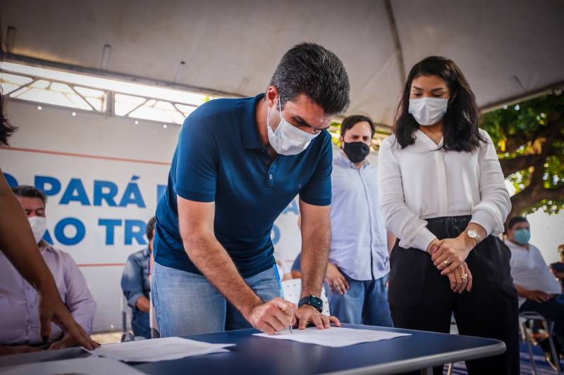 Governador assina os Implantação de sinalização viária em Salinópolis 