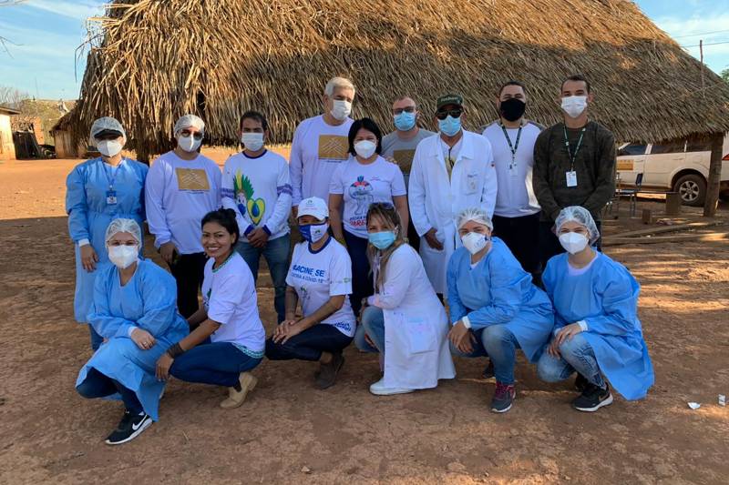 Equipe de profissionais de saúde da Sespa e UFPA no território Kayapó