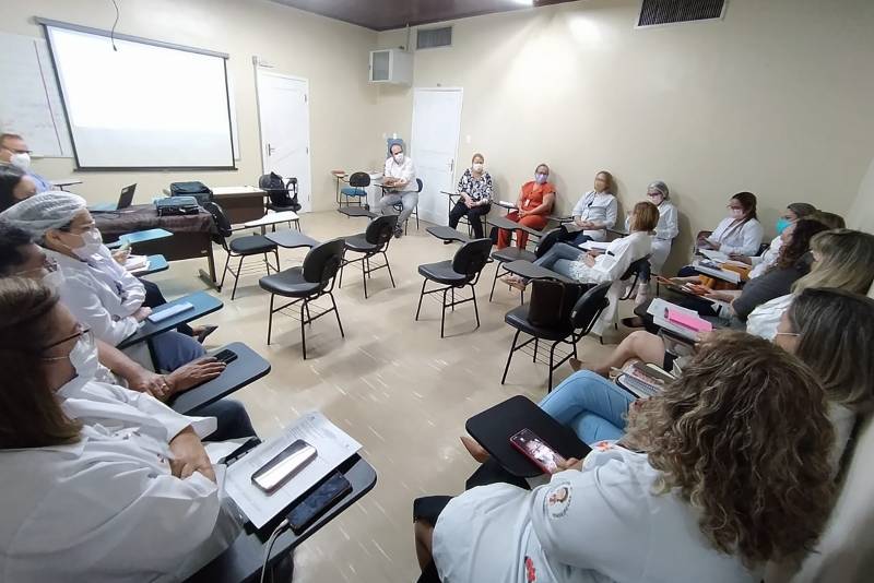 reunião - abraço de mãe 