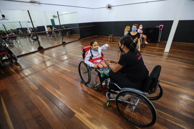 galeria: OFICINA DE DANÇA CADEIRANTE NO CURRO VELHO