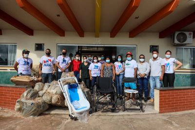 notícia: Governo do Estado entrega cadeiras de rodas para indígenas da região do Tapajós 