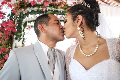 notícia: Estado apoia casamento comunitário celebrado pelo Tribunal de Justiça, em Santa Bárbara