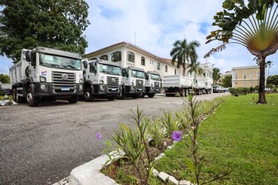 galeria: Governo do Pará entrega 28 caçambas para manutenção de estradas vicinais em municípios