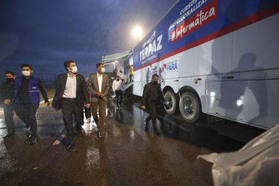 galeria: Governador faz entrega de carretas para TERPAZ