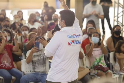 galeria: Governador entrega Cheques SUA CASA no  CENTUR