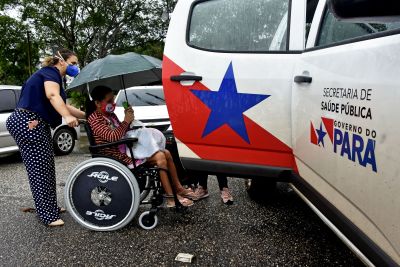 galeria: Penúltima paciente Amazonense deixa o Hospital de Campanha de Belém, no Hangar
