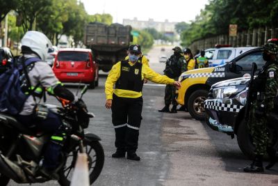 notícia: Equipes de segurança estaduais e municipais atuam nas primeiras horas do ‘lockdown’