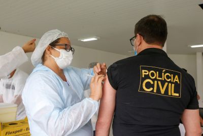 galeria: Governo realiza segundo dia de vacinação para agentes de segurança pública