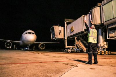 galeria: Chegada de vacina no aeroporto