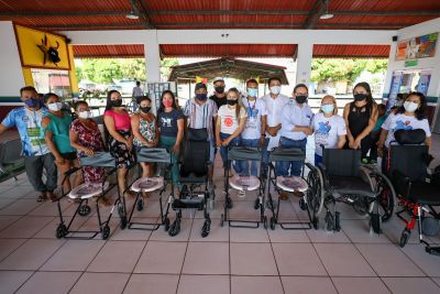 galeria: Entrega de cadeiras de roas em São Sebatião da Boa Vista