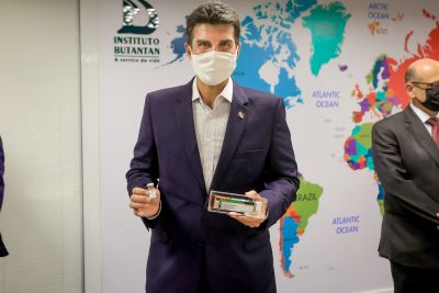 notícia: Governo do Pará discute fornecimento de vacina com Butantan e Fiocruz para começar imunização em janeiro