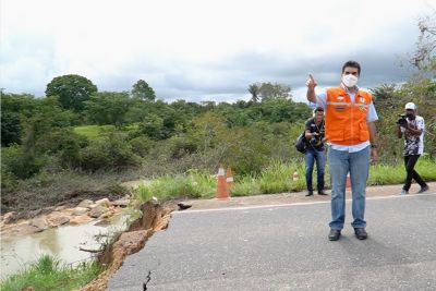 notícia: Governador visita trecho rompido da BR-010, em Ipixuna do Pará