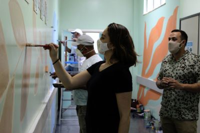 notícia: Hospital de Clínicas humaniza ambientes com pintura e paisagismo 