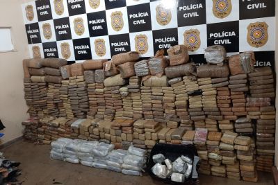 notícia: Polícia Civil apreende mais de uma tonelada de drogas em Santarém