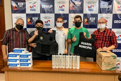 notícia: Segup entrega à Guarda Municipal de Melgaço coletes e produtos para prevenir a Covid-19