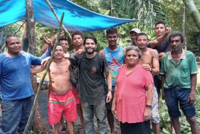 notícia: Coletores de castanha-do-Pará que encontraram o piloto têm assistência da Emater, em Almeirim
