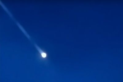 notícia: Planetário do Pará diz que objeto luminoso que cruzou os céus do Estado era lixo espacial