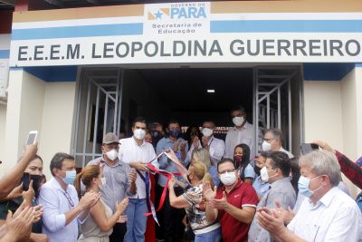 notícia: No município de Afuá, no Marajó, o Governo do Estado entrega a 63ª escola reconstruída