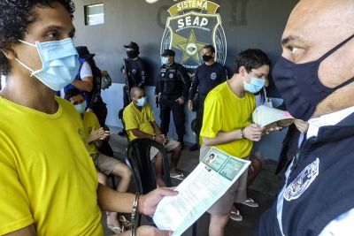 notícia: Custodiados do sistema prisional paraense recebem documentos com nome social