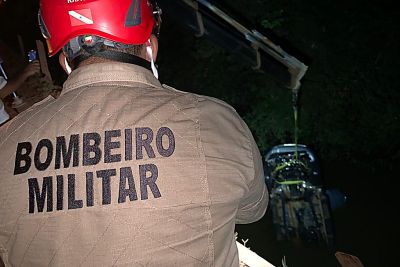 notícia: Corpo de vítima de acidente é resgatado por Bombeiros na Transamazônica
