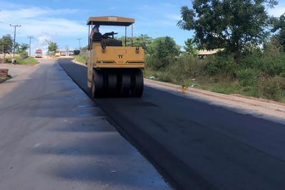 notícia: Em Prainha, PA-419 recebe última camada de asfalto