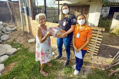 notícia: Famílias atendidas pelo Centro Integrado de Reabilitação, em Belém, recebem cestas básicas