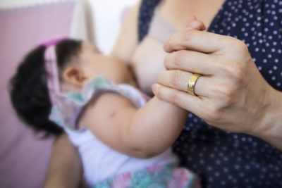 notícia: Vacinas contra Covid-19 são seguras para amamentação, reforça Santa Casa