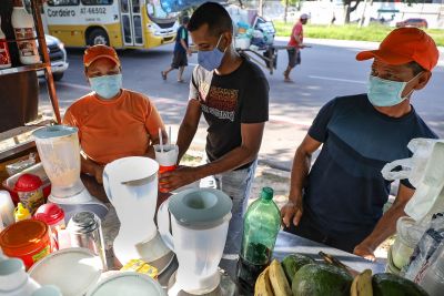 notícia: Número de estabelecimentos de venda de alimentos cresce 57,44% em três anos no Pará