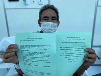 notícia: Pacientes internados no Hospital de Campanha, no Hangar, recebem cartas dos filhos