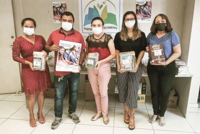 notícia: Imprensa Oficial doa 800 livros a escolas públicas de São Miguel do Guamá