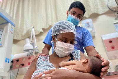 notícia: Hospital em Altamira reforça benefícios do aleitamento materno para bebês e mães