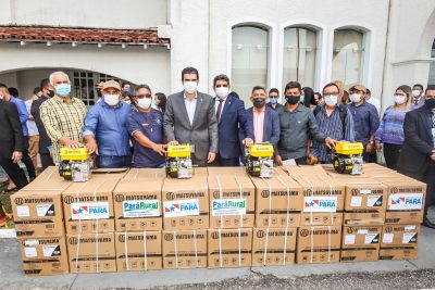 notícia: Governo do Pará entrega mais de 260 equipamentos agrícolas para 16 municípios 