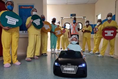 notícia: Carrinho elétrico reduz tensão de crianças no centro cirúrgico do Oncológico Infantil