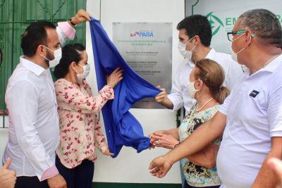 notícia: Governo entrega, em Igarapé-Açu, escritório da Emater e 144 títulos de terra