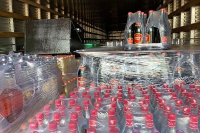 notícia: Sefa apreende 23.294 garrafas de bebidas alcoólicas em São Francisco