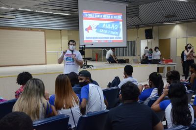 notícia: Mais de 100 estudantes participam de aulão preparatório às provas do Saeb e Enem