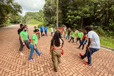 notícia: Usina da Paz realiza ação ambiental para alunos da Escola Maria de Nazaré no Parque do Utinga