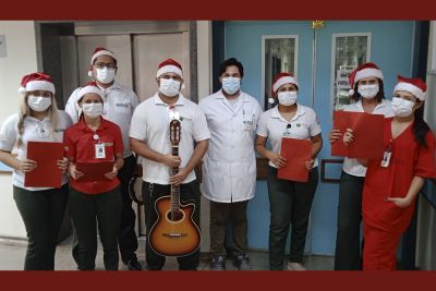 notícia: Coral de Natal emociona pacientes do Hospital Regional do Sudeste do Pará 