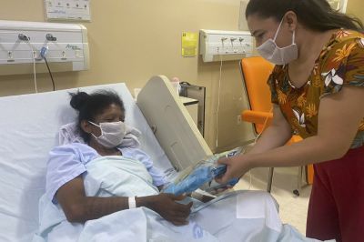 notícia: Hospital Público Galileu faz entrega de kits de higiene em ação natalina, na Grande Belém 